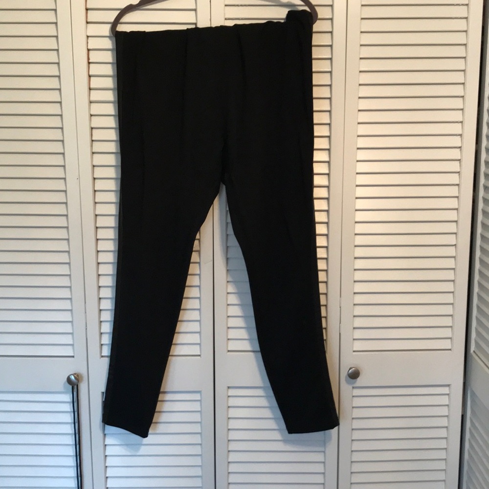 Faux leather stripe down the sides black leggings